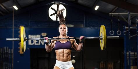 female crossfit athletes|The 19 Best Female CrossFit Stars to Follow on。